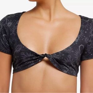 Twist-Front Short Sleeve Crop Top - Black